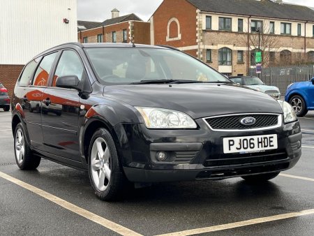 FORD FOCUS 1.6 Ghia 5dr